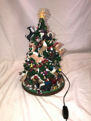 Danbury Chihuahua Christmas Tree Ceramic - Does Light Up