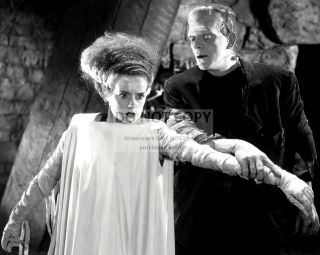 Boris Karloff & Elsa Lanchester In " Bride Of Frankenstein " - 8x10 Photo (fb - 752)