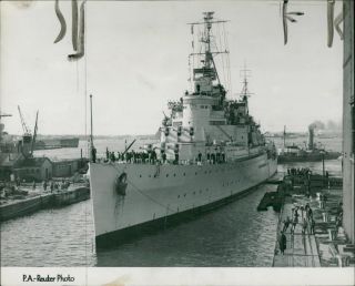 Ship: H.  M.  S.  Kenya - Vintage Photo