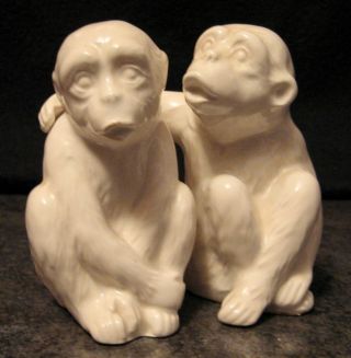 Kissing Chimpanzee Salt & Pepper Fitz & Floyd White Ceramic Monkey Ff
