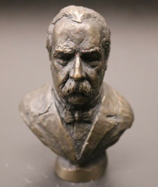 Presidential Bronze Bust Grover Cleveland 1865 - 1889 1893 - 1897 Franklin 1977