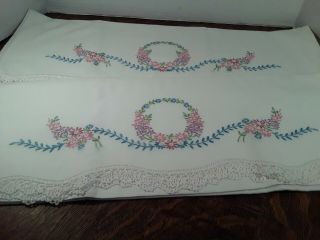 Standard Pillowcases Embroidered french knot Flowers & Crochet Trim set of 2 vtg 2