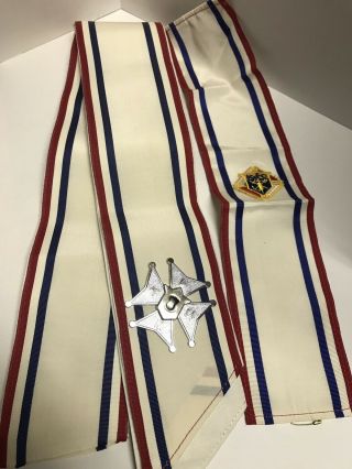 Koc Knights Of Columbus Ceremonial Sashs 1 W/ Metal Cross Badge & Is A Neck Sash