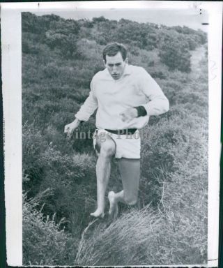 1960 Herb Elliott Australia Barefoot Boy Olympic Games Rome Champion Photo 6x8
