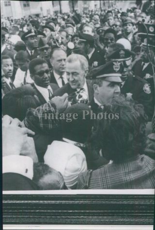 1968 Martin Luther King Eugene Mccarthy Crowd Huge Police Officers Photo 6x8