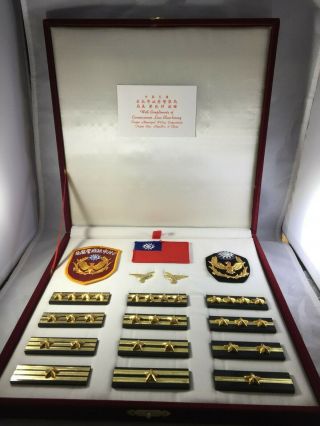 China Gift From Police Dept.  Commissioner Of Taipei To Dignitary Epaulettes Set