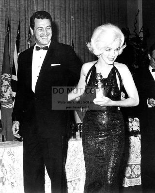 Marilyn Monroe And Rock Hudson At The 1962 Golden Globes - 8x10 Photo (az789)
