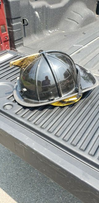 Cairns 1010 Fire Helmet.  Black Firefighting Gear