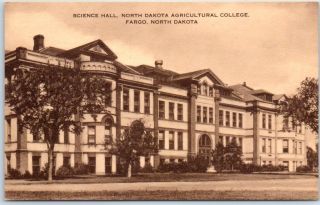 Fargo,  North Dakota Postcard " Science Hall,  Agricultural College " Ndsu - 1941