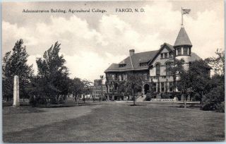 Fargo,  North Dakota Postcard " Admin.  Bldg,  Agricultural College " Ndsu Albertype