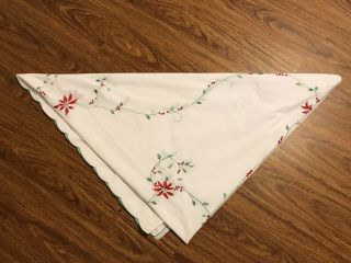 Vintage Christmas Poinsettia Embroidered Tablecloth With Scallop Edge 116x66