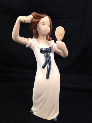 Vintage Rex Valencia Hand Made In Spain Figurine Sculpture Girl Brushing Hair