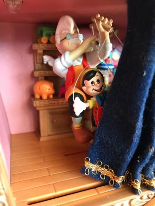 Enesxo Disney Pinocchio Illuminated Delix Actuon Musical Clock Figurine 8