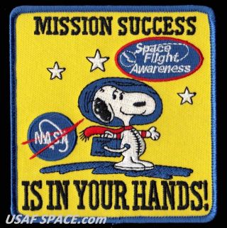 SNOOPY - MISSION SUCCESS IS IN YOUR HANDS - SPACE FLIGHT AWARENESS - NASA PATCH 3