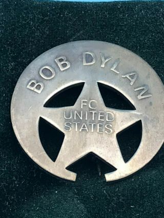 Vintage Bob Dylan Crescent Moon Badge Star Badge Pin Eary 60s Very Collectible