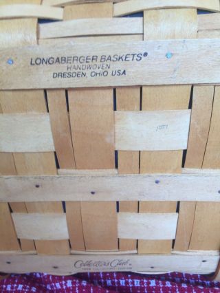 Longaberger Collectors Club “1999 Collectors Edition” Large Family Picnic Basket 8