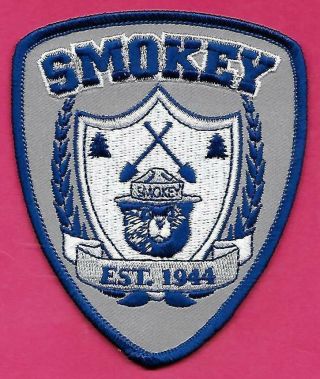 Usfs Us Forest Service 3 " X 4 " 2015 Smokey The Bear " Est.  1944 " Cloth Patch