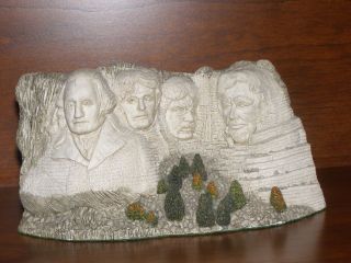 Fraser Creations: Mount Rushmore (small) 1995 Scotland 6 3/4 " Wide 3 3/4 " Tall
