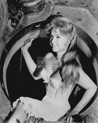 Martha Hyer In The Film " First Men In The Moon " - 8x10 Publicity Photo (cc508)
