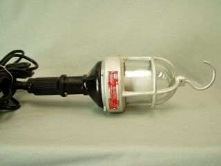 Vintage Crouse Hinds Explosion Proof Portable Lamp Mechanic Light Evh 106 M Cord