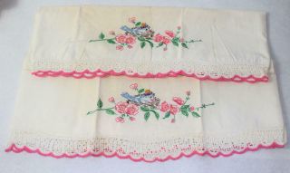 Vintage Pair Embroidered White Pillowcases Bird In Nest With Crocheted Edge