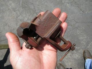 VINTAGE LIKE A STANLEY CLAMP ON BENCH VISE 2 - 1/4  MADE IN U.  S.  A.  