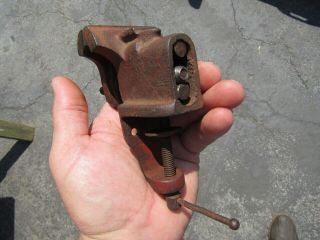 VINTAGE LIKE A STANLEY CLAMP ON BENCH VISE 2 - 1/4  MADE IN U.  S.  A.  