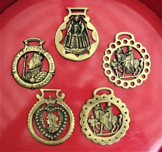 5 Vintage English Horse Brass Medallions Queen Elizabeth Inc.  Reg.  No.  868023