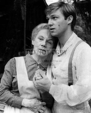 Richard Thomas & Ellen Corby In " The Waltons " - 8x10 Publicity Photo (aa - 980)