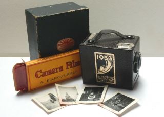 1933 Chicago World’s Fair Japanese Yen Box Camera – Box With Film