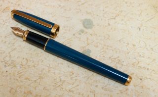 S.  T.  Dupont Fidelio Fountain Pen In Blue Lacquer,  Om 14k Nib