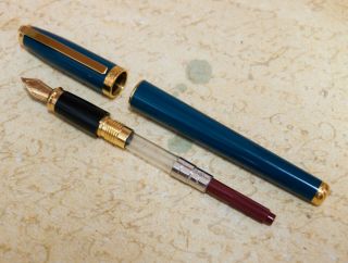 S.  T.  Dupont Fidelio Fountain Pen in Blue Lacquer,  OM 14K nib 5