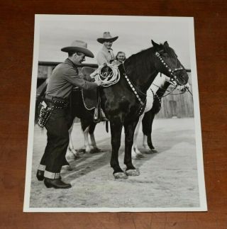 Rare 1938 Lou Gehrig Wire 6 1/2 X 8 1/2 " Photo " On The Set Of Rawhide "