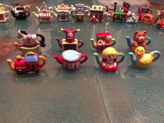 Red Rose Tea Miniature Teapots Toy Chest Complete Set Of 8 - Doll,  Duck,  Horse,