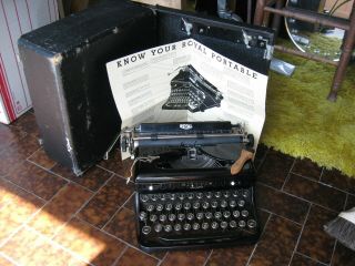 Royal Model O Typewriter Portable 1936 Glass Key Touch Control Case Key Chart