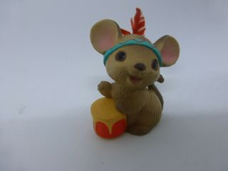 Vintage Hallmark Merry Miniatures Thanksgiving Mouse Figurine With Feather 1984