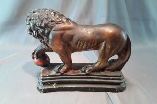 Vintage Chalkware Carnival Prize Circus Lion Animal Figure 9.  5 inch long 2