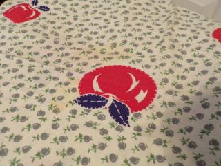 VTG COTTON FEED SACK QUILT FABRIC NOVELTY RED APPLES ON WHITE W/ TINY GRAY APPLE 5