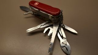 Wenger Swiss Army Tool Chest Plus Pocket Knife 85mm Red/ Retired 5