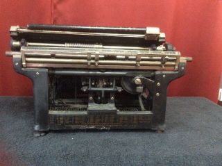Vintage Underwood Standard Typewriter 7