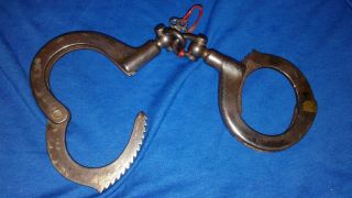 ANTIQUE H&R ARMS HANDCUFFS/with key 2