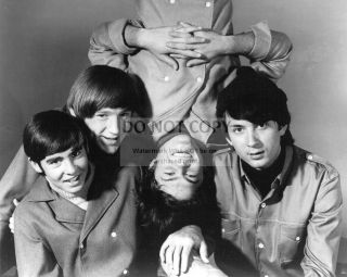 " The Monkees " Tv Show Pop Rock Band - 8x10 Publicity Photo (cc973)