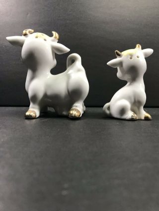 Vintage Cow Mom And Baby Salt And Pepper Shakers With Gold Accents Japan 3