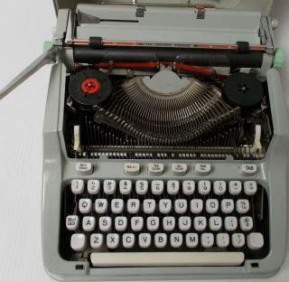 Vintage HERMES 3000 Typewriter Made in Switzerland Seafoam Green Case 2