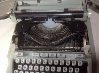 Hermes 3000 Portable typewriter 4