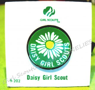 Daisy Girl Scout Membership Pin 1984 Collectors Gift Multi=1 Ship