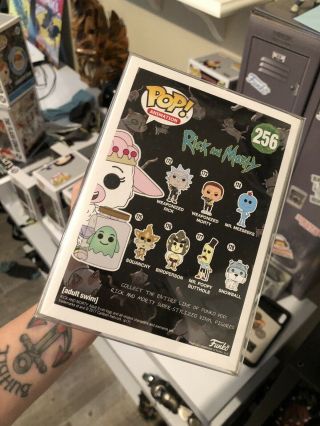 funko pop tinkles ghost in jar SDCC Rick And Morty Comes With Case 6