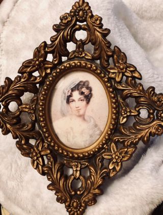 A Cameo Creation 1950s Victorian Lady 160 Oval Picture Glass Plastic Fancy Frame