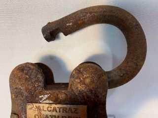 Alcatraz Prison Cast Iron Lock with Two Keys Death Row 3