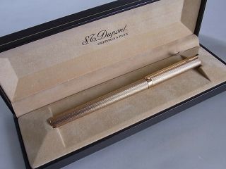 S.  T.  Dupont Classique Fountain Pen Gold Plated Barley 18k Nib